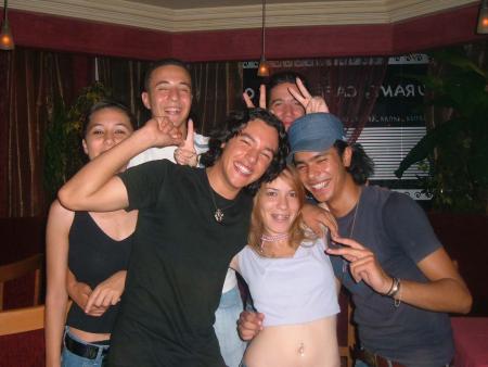 holiganz bel3inou mouta!!